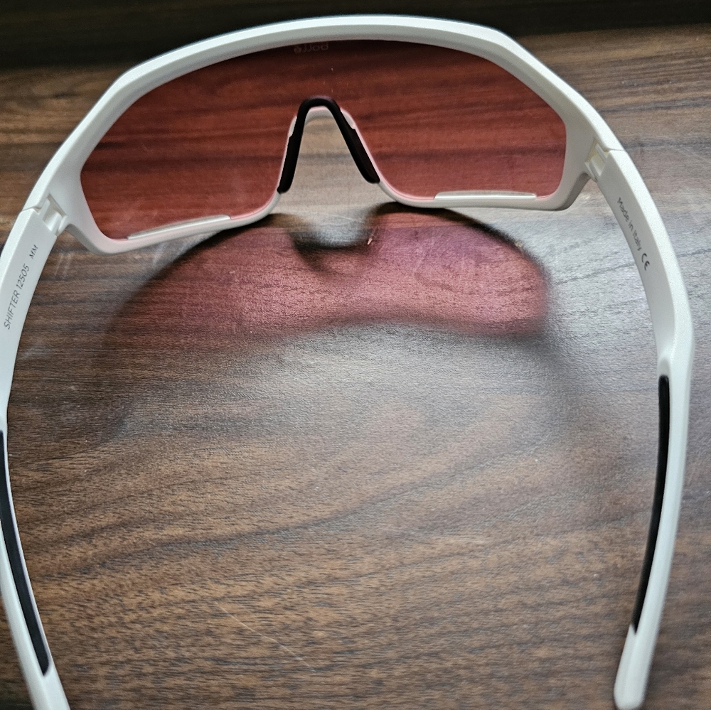 BOLLE White and Pink VR Glasses - Picture 4 of 9